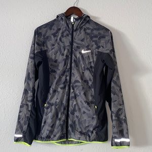 Nike Trail Kiger Camo Print Running Jacket Size Medium